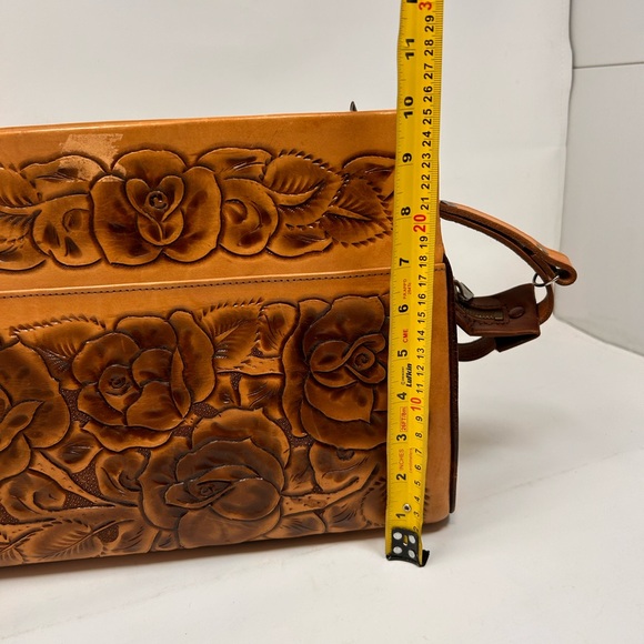 Vintage Large Leather Hand Tooled Mexico Shoulder Bag Roses - Picture 3 of 7